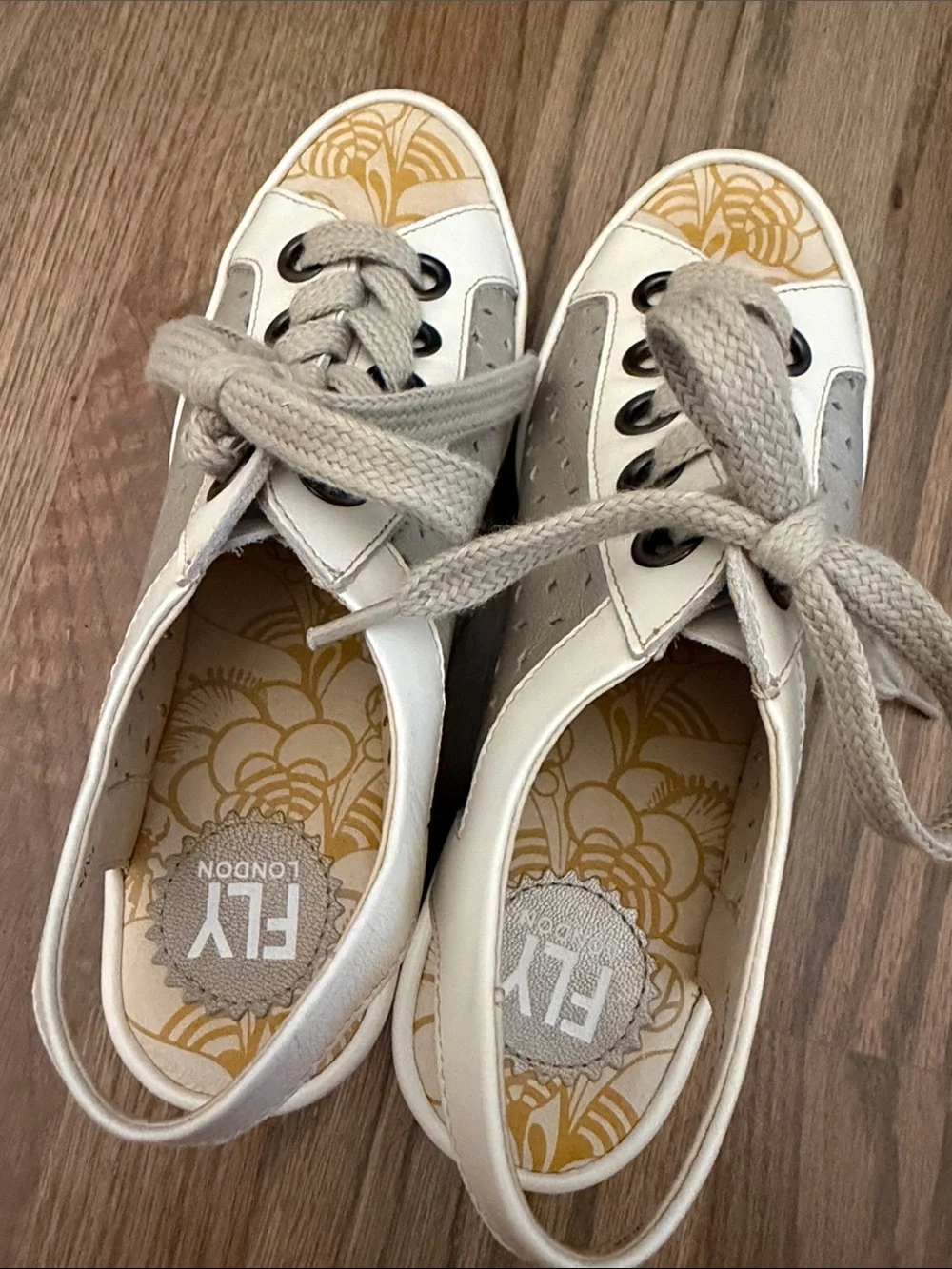 NWOT Fly London Lace up Wedges Style Yuta617Fly Sz 39